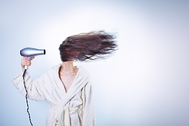 Czy można obcinać mokre włosy maszynką?